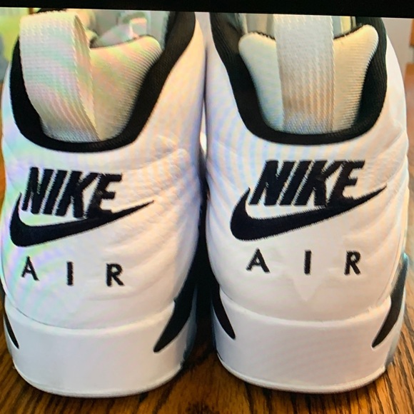 Air Jordan Sneakers, size 8.5. BOX IS NOT INCLUDED. - Picture 7 of 16